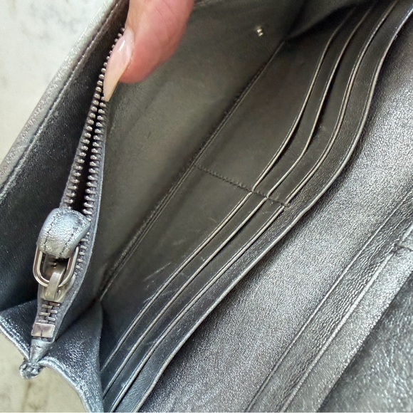 Prada Diagramme metallic long wallet - Picture 5 of 14